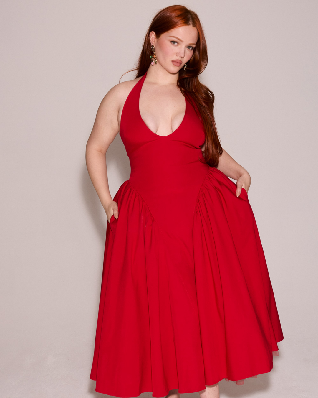 Monroe – Vestido Midi Rojo de Estilo Icónico