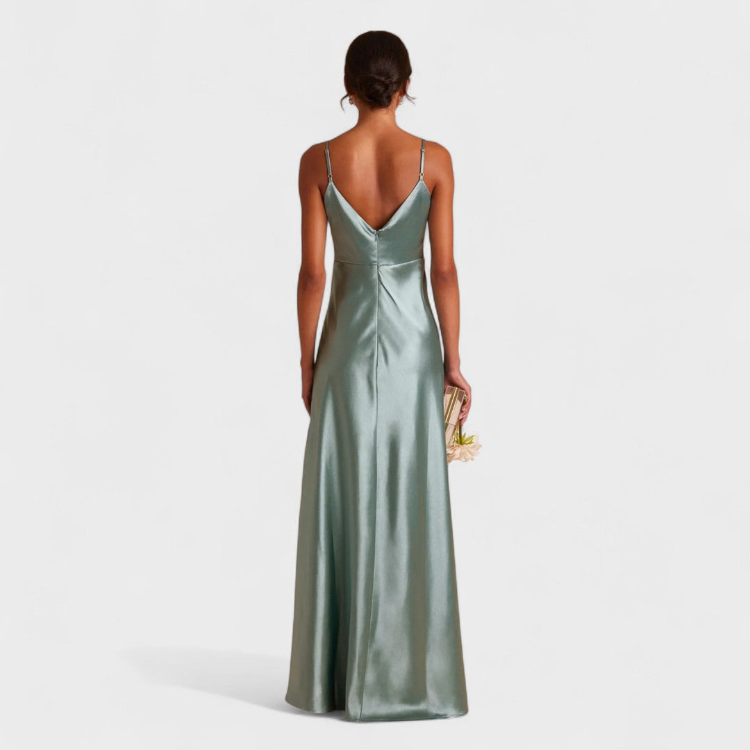 Lucía – Vestido Largo con Corte Lateral